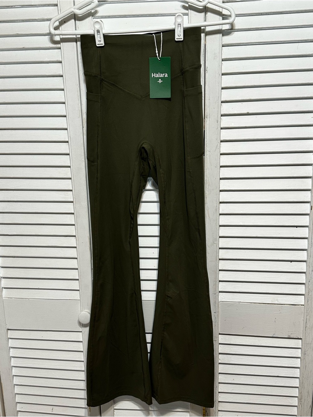 Halara Olive Green High-Rise Flare Leggings with scrunch NWT